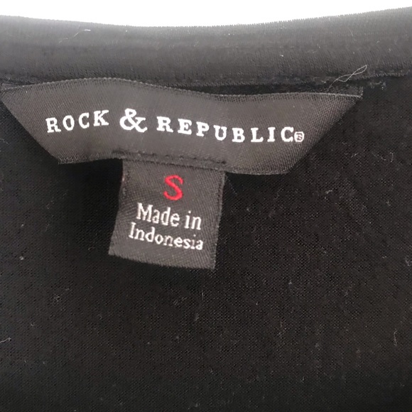 ROCK & REPUBLIC | Crewneck Tee - Picture 3 of 5